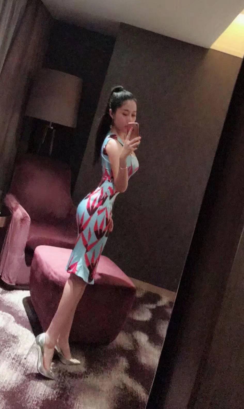 大长腿婷婷，身材高挑