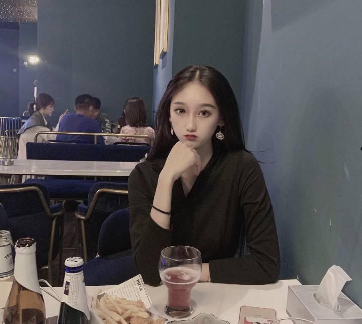 能够一字马，跳舞高手