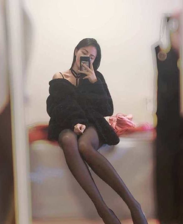 刚下学的妹子 没怎么见过世面 波大 叫声淫荡