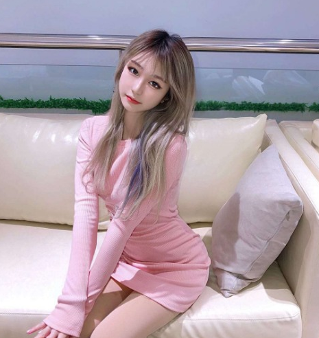 亲测漂亮妹子KH真棒小穴粉嫩水多 床单湿 小妹妹的感觉就是好